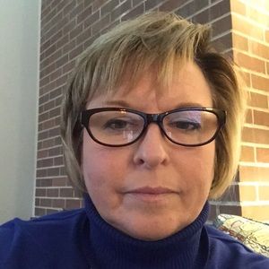 Meet your Posher, Deborah